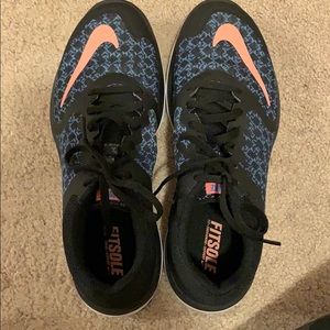 Nike women’s fs lite run 3. 8.5